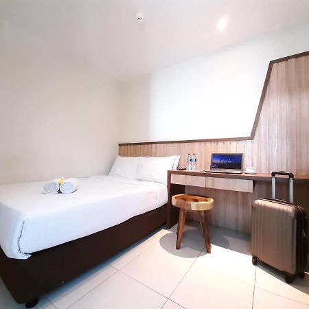 Hotel Pantes Kota Lama Semarang Exterior photo