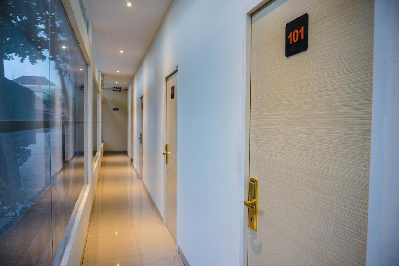 Hotel Pantes Kota Lama Semarang Exterior photo