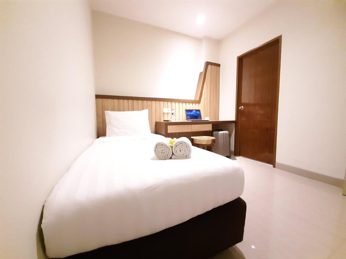 Hotel Pantes Kota Lama Semarang Exterior photo